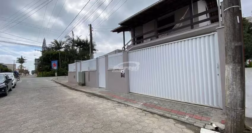 Casa disponível para locação no bairro armação, em penha/sc.