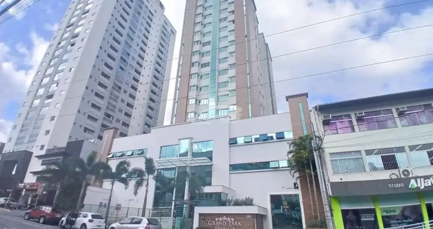 Apartamento com 3 quartos para alugar na Vila Nova, Blumenau 