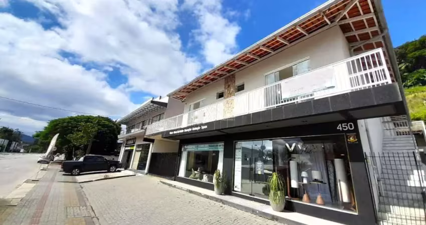 Sala comercial em piso superior disponível para locação no bairro sete de setembro – gaspar/sc