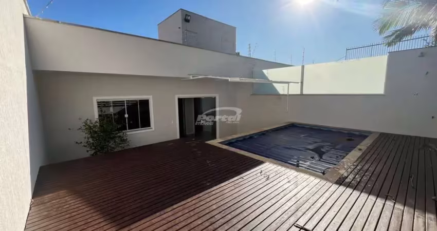Casa com piscina, final de rua com muita privacidade no bairro escola agrícola – blumenau/sc.