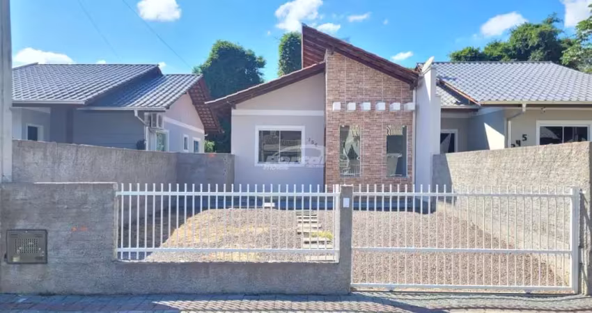 Excelente casa de 2 dormitórios no bairro areia branca em indaial!