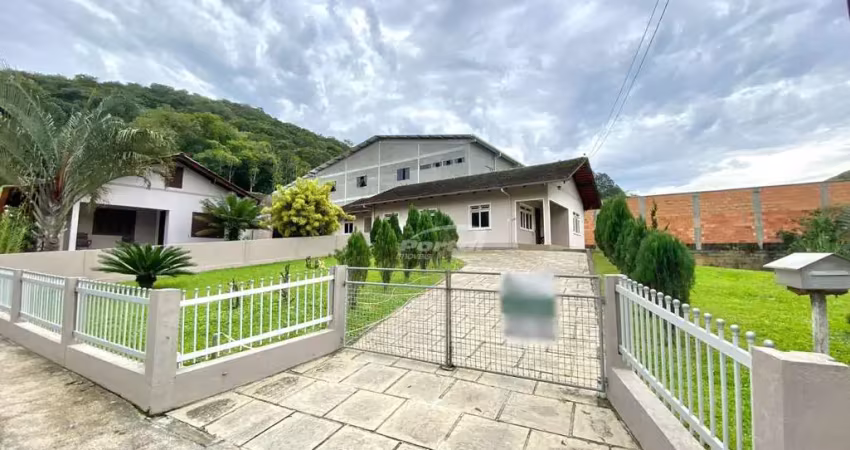 Casa com 3 quartos para alugar na Rua Carlos Bauer, 168, Vila Itoupava, Blumenau