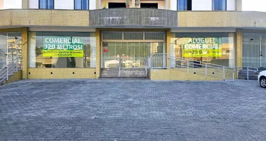 Loja terrea com 300m² localizada no bairro garcia! imovel com fachada ampla, deposito, 02 banheiros, vagas de estacionamento e excelente localização!