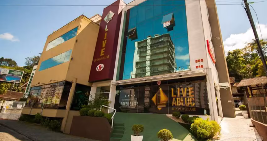 Sala comercial disponível para locação no bairro victor konder, em blumenau/sc.