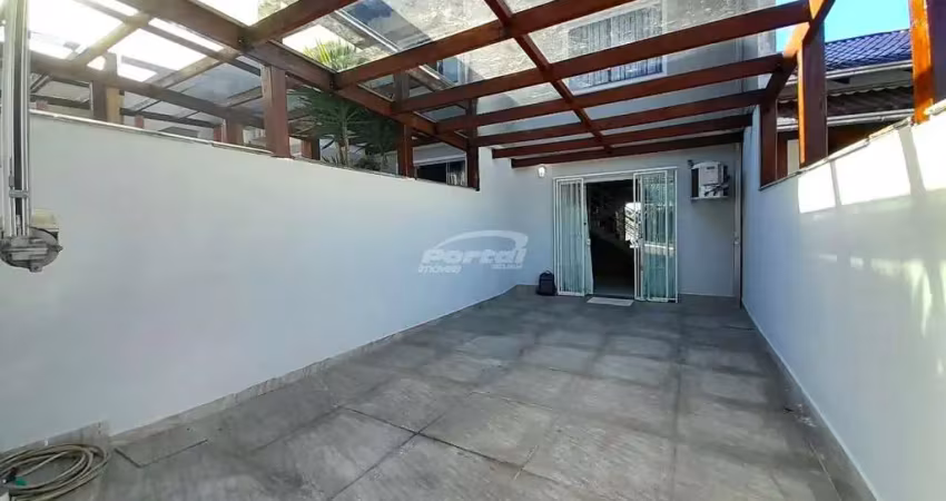 Sobrado triplex semi mobiliado disponível para locação no bairro fidélis – blumenau/sc
