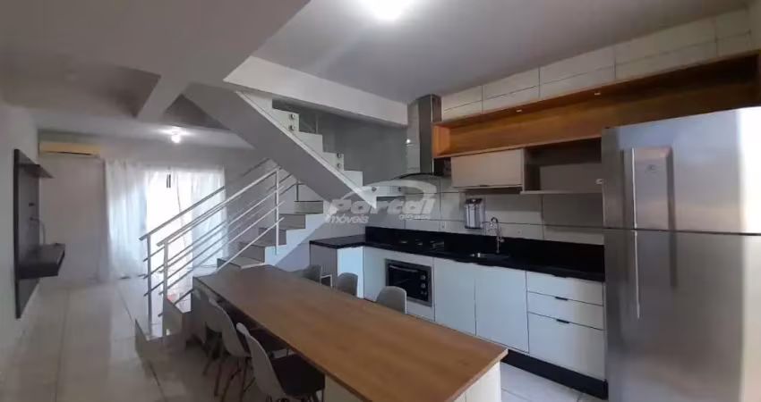 Sobrado triplex semi mobiliado com piscina disponível para venda no bairro fidélis – blumenau/sc