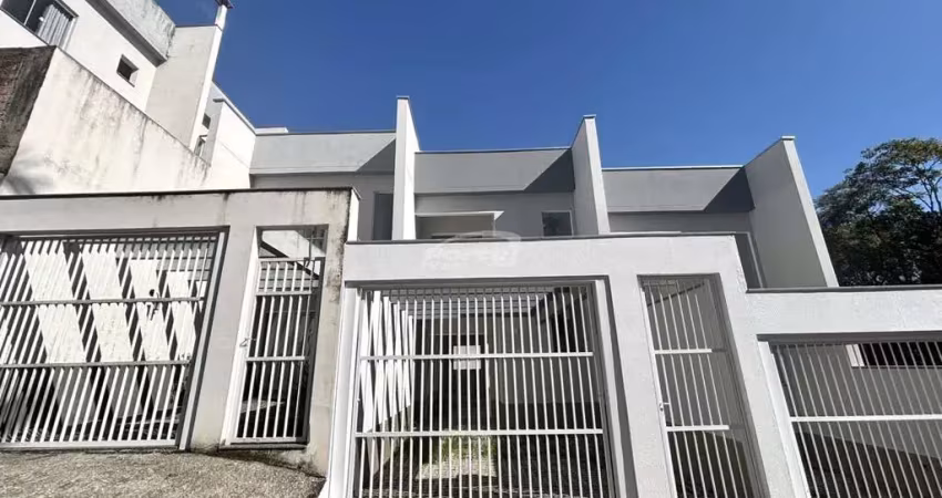 Sobrado com 66,81m², 02 dormitórios, sendo 01 com sacada, sala de estar e jantar integradas com a cozinha, banheiro social, lavabo, area de serviço separada e 01 vaga de garagem.