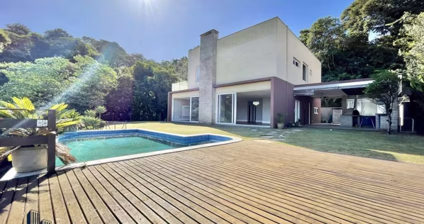 Cond. Pousada dos Bandeirantes - Casa Alto Padrão para locação no Condomínio Pousada dos Bandeirantes - Moderna, 4 suítes, gourmet, piscina e vista panorâmica!