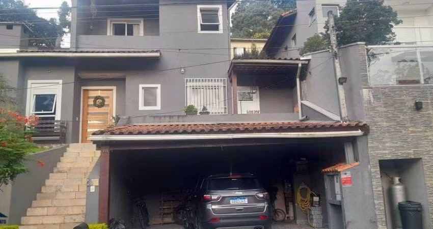 Condomínio Vila Velha - Casa Alto Padrão à venda em Carapicuíba/SP na Granja Viana, no condomínio Vila Velha 192m²