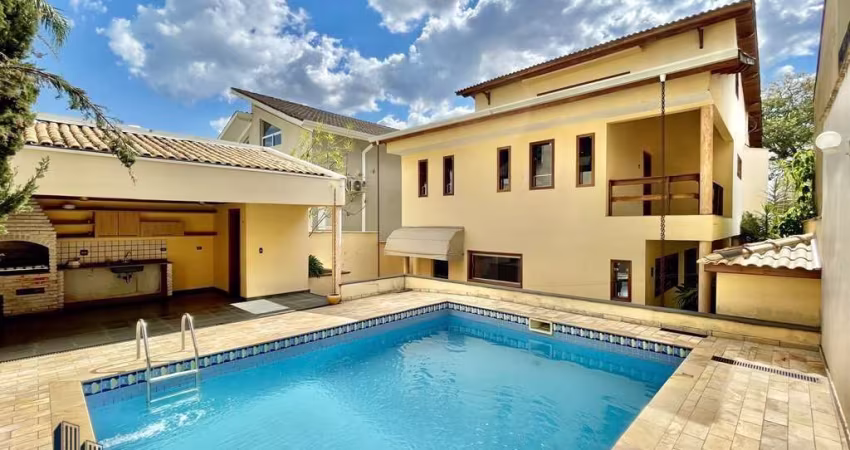 CONDOMÍNIO SÃO PAULO II - Casa Alto Padrão no Condomínio São Paulo II - Sobrado 3 dorms/1ste. Piscina, churrasqueira, lareira!
