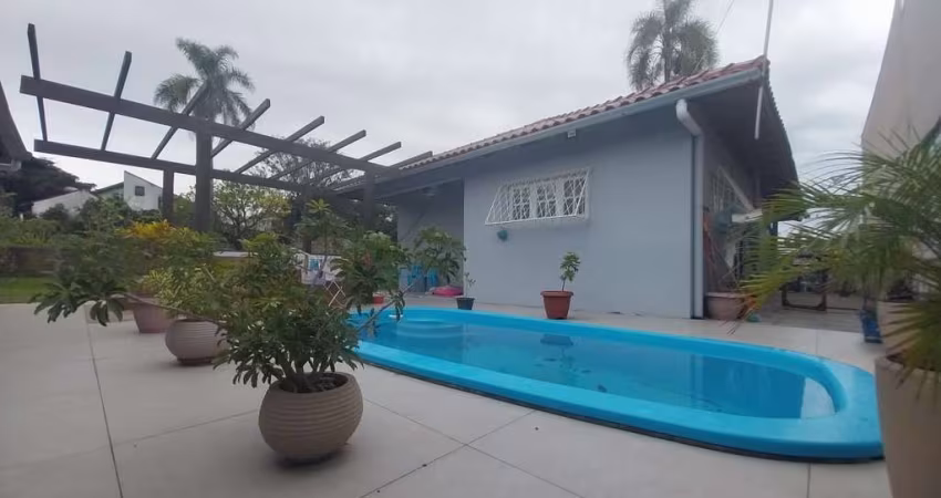 Casa com 2 quartos à venda na Avenida Independência, 395, Flórida, Guaíba