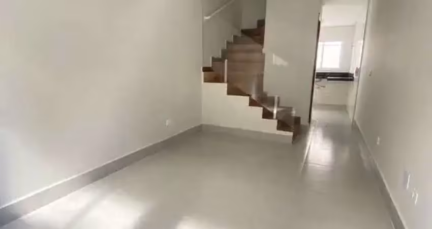Sobrado de Condomínio com 2 dorms, Maracanã, Praia Grande - R$ 325 mil, Cod: 3439