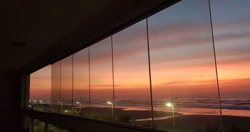 Apartamento frente mar à venda no maracanã – praia grande viva com conforto e exclusividade neste excelente apartamento de frente para o mar no bairro maracanã, um dos mais procurados da praia grande.