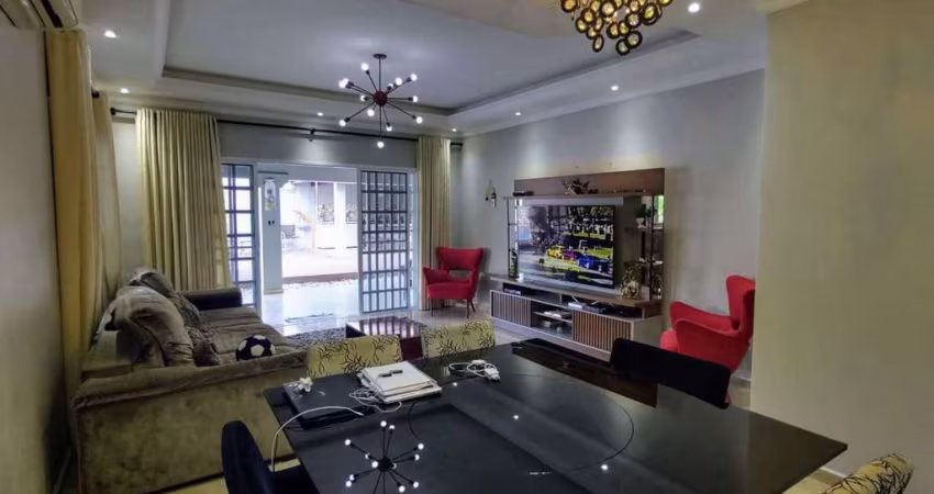 Casa com 3 dorms, Caiçara, Praia Grande - R$ 1.8 mi, Cod: 1786