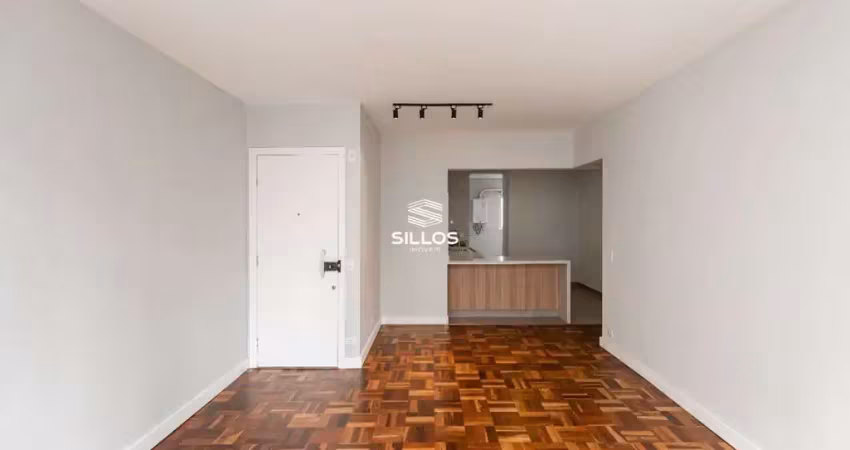 Apartamento reformado à venda com 3 quartos no cabral