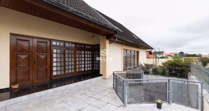 Casa à venda com 4 quartos no bairro Guabirotuba em Curitiba