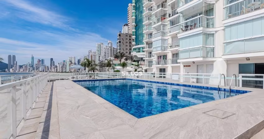 Apartamento à venda de frente ao mar com 4 quartos no centro de Balneário Camboriú - SC.