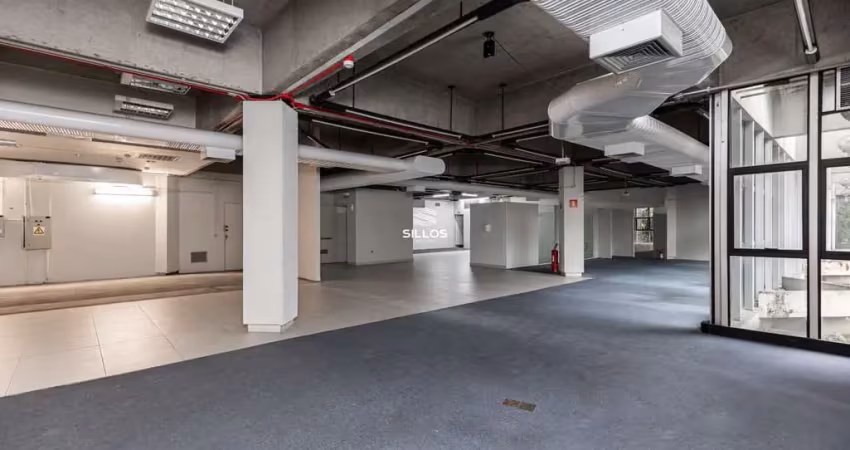 Loja comercial com 1.000 m² de área construída no água verde em curitiba
