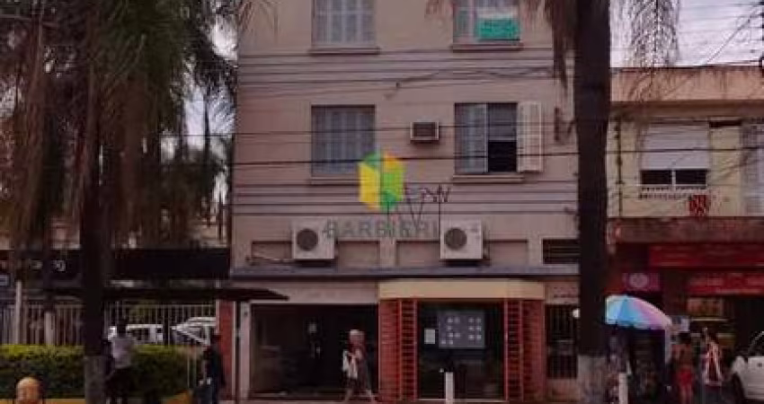 Apartamento com 2 dormitorios de frente com 64 m2 na Av. Benjamin Constant
