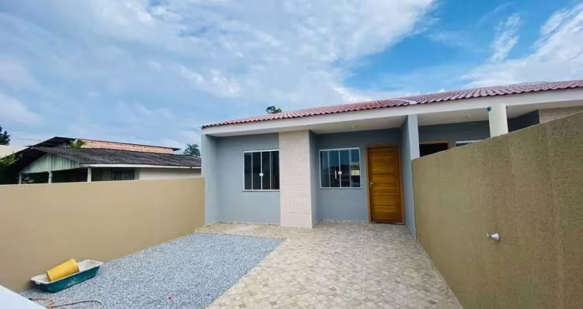 Residência nova no balneário santa terezinha, amplo quintal nos fundos.