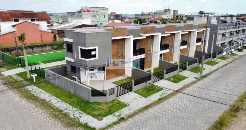 Sobrado em excelente localização - 3 dormitórios sendo uma suíte - prox. ao mar
