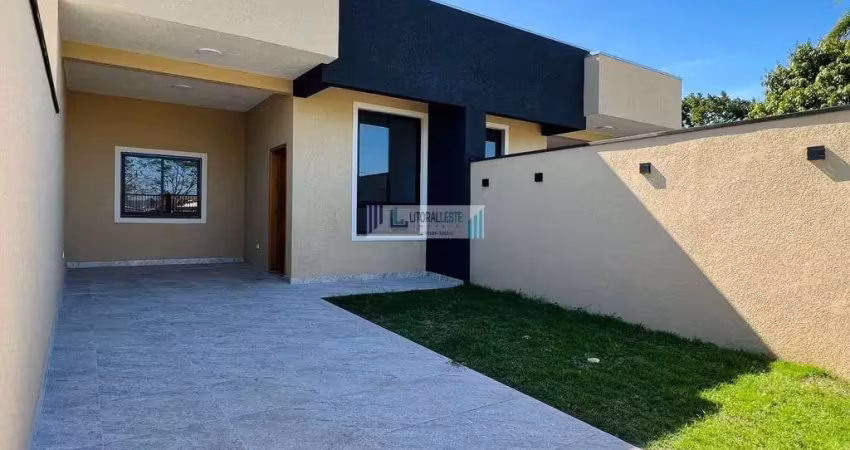 Residência contendo 3 dormitórios/suíte - quintal com edícula e piscina.