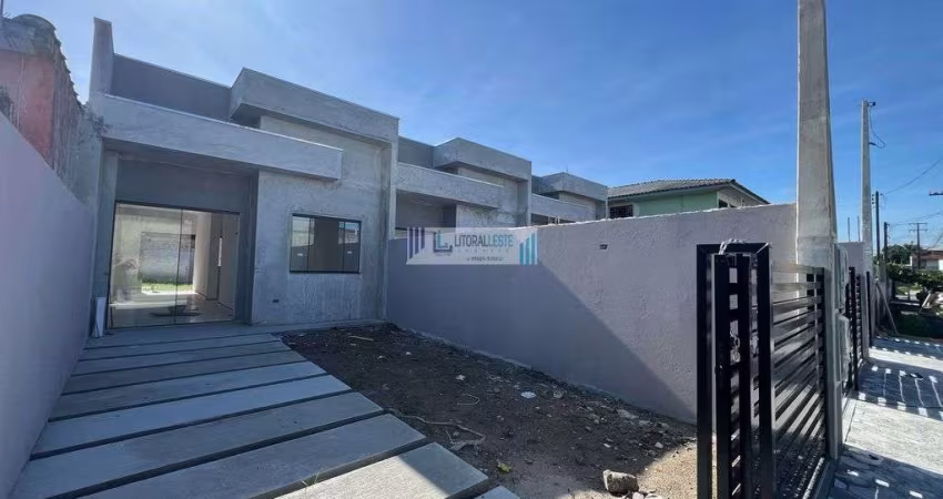 Residência contendo 2 dormitórios sendo uma suíte e  amplo quintal com Piscina.