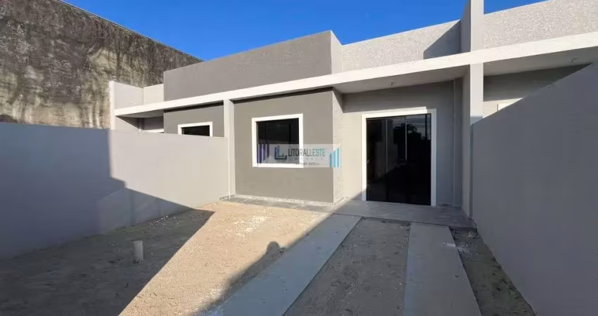 Residência em alvenaria - teto em laje - 2 dormitórios sendo uma suíte.