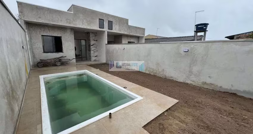 Residência com excelente acabamento- 2 dormitórios sendo uma suíte - com piscina