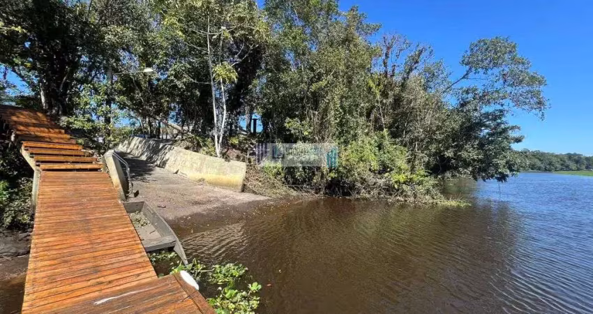 Terreno frente  ao rio guaraguaçu - em condomínio náutico - com rampas e deck.