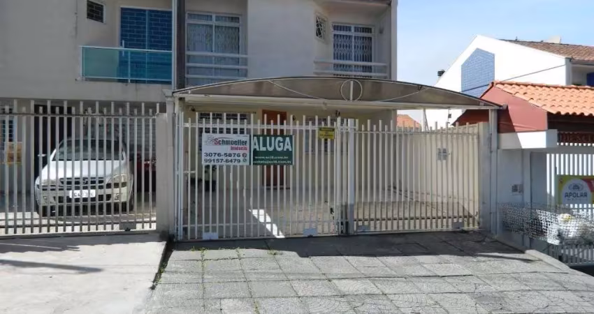 Sobrado com 3 quartos  para alugar, 100.00 m2 por r$2500.00  - boqueirao - curitiba/pr