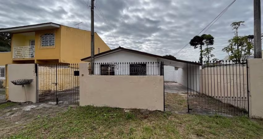 Casa Residencial com 3 quartos  para alugar, 130.00 m2 por R$2600.00  - Boqueirao - Curitiba/