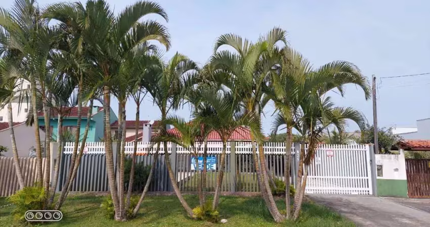 Casa à venda na Rua Rodrigues Alves, 825, Brejatuba, Guaratuba