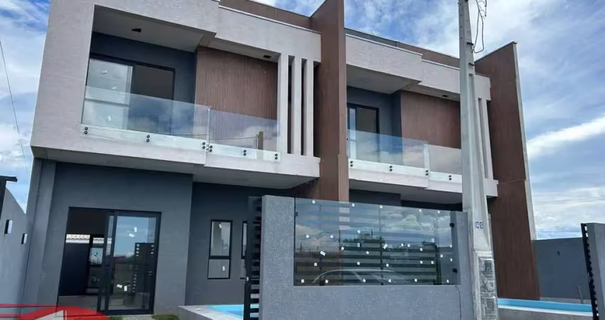 Sobrado com Piscina na Barra do Saí