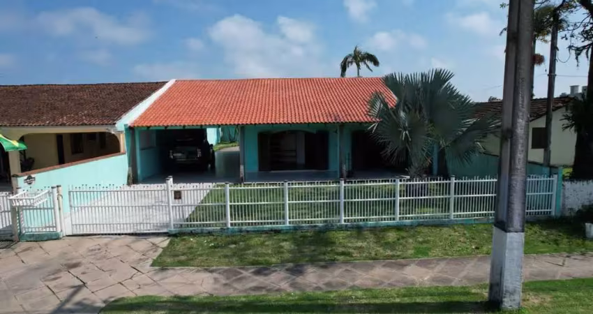 Casa com 3 quartos à venda na Rua Tibagi, 579, Cohapar, Guaratuba
