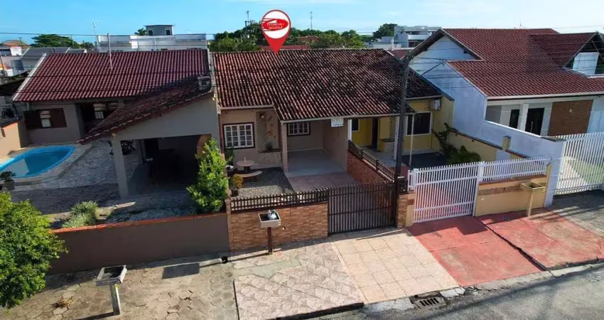 Casa com 2 quartos à venda na Rua Tenente Eduardo Newmann, 165-B, Nereidas, Guaratuba