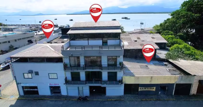 Casa à venda na Avenida Ponta Grossa, 69, Centro, Guaratuba