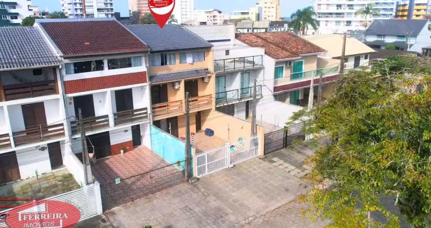 Casa com 3 quartos à venda na Rua José Bonifácio, 1359, Centro, Guaratuba