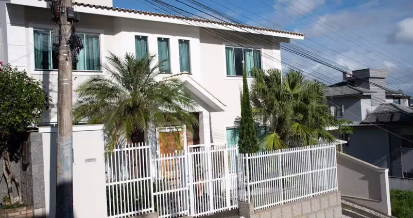 Casa mobiliado à venda no ariribá em balneário camboriú