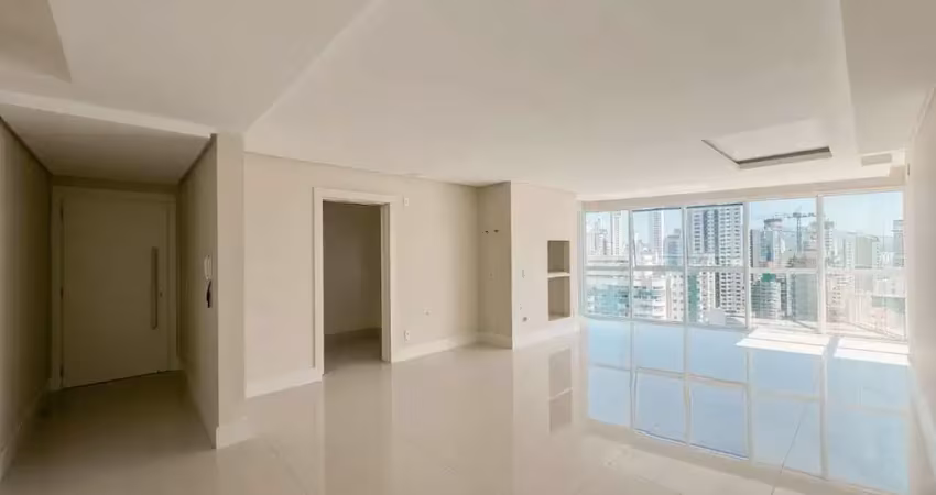 Alameda jardins - apartamento com 03 suítes em balneário camboriú