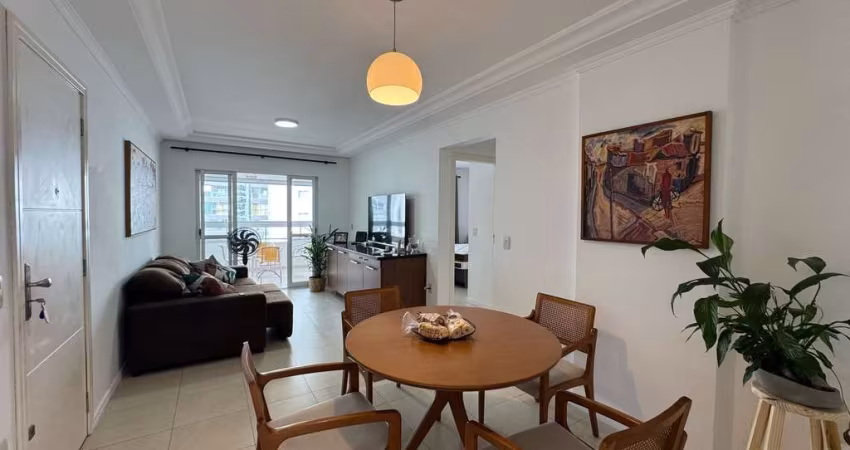 APARTAMENTO MOBILIADO COM 02 SUÍTES EM BALNEÁRIO CAMBORIÚ PRÓXIMO AO MAR