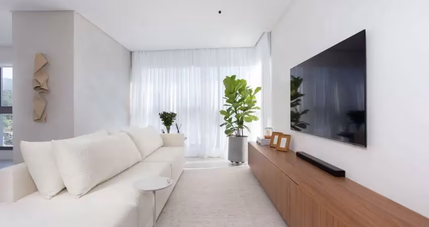 Apartamento decorado com 03 suítes para locação em balneário camboriú