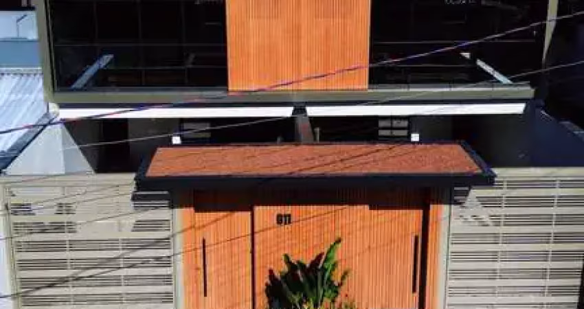 Casa triplex com 03 suítes no centro de balneário camboriú