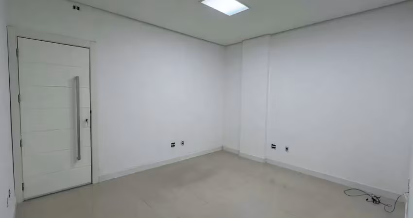 Sala comercial para alugar na Rua Julieta Lins, 300, Pioneiros, Balneário Camboriú