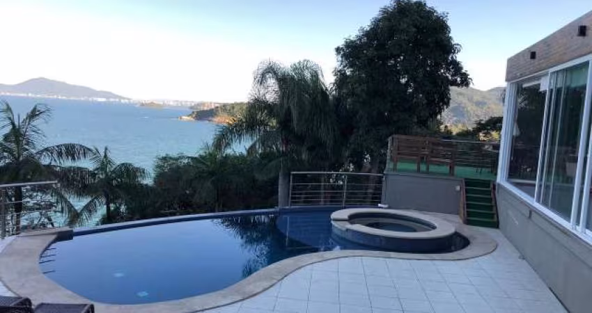 CONDOMÍNIO HORIZONTAL COSTA AZUL - CASA COM VISTA MAR NA PRAIA DO ESTALEIRO - BALNEÁRIO CAMBORIÚ