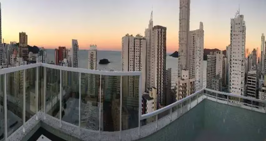 COBERTURA DUPLEX  MOBILIADA E DECORADA PRÓXIMO À PRAIA EM BALNEÁRIO CAMBORIÚ