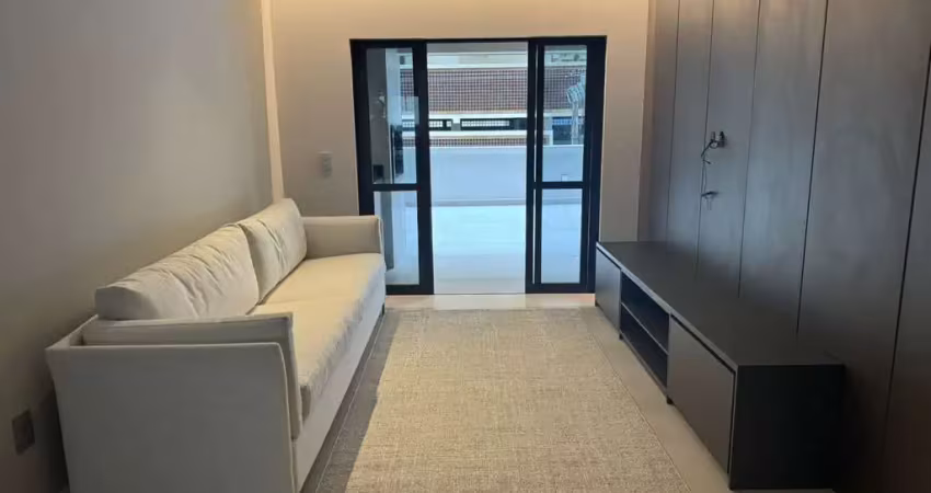 Apartamento mobiliado na quadra mar para locação em balneário camboriú