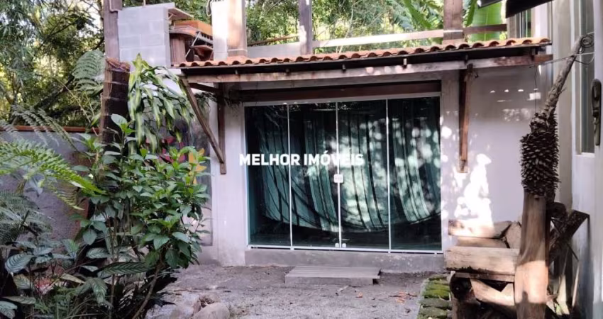 Casa Rústica à venda localizado na Praia do Estaleiro em Balneário Camboriú - SC