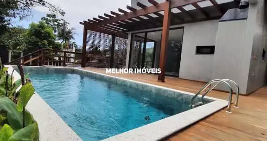 Casa nova à venda com 03 pavimentos localizado na praia taquaras em balneário camboriú -sc
