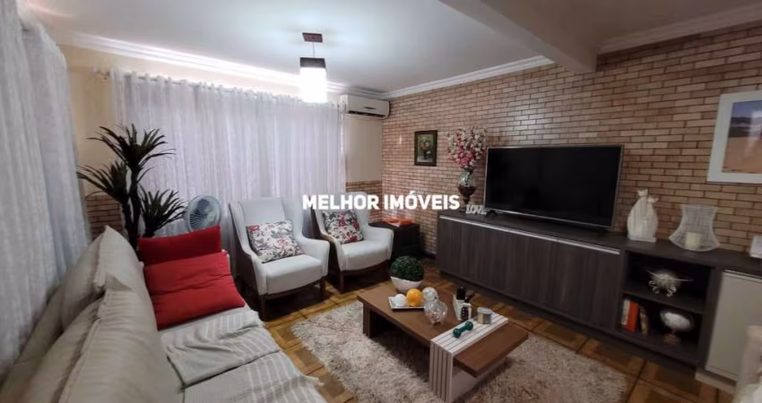 Casa de Esquina à Venda com 15 Dormitórios com uma excelente Localização no centro de Balneário Camboriú - SC